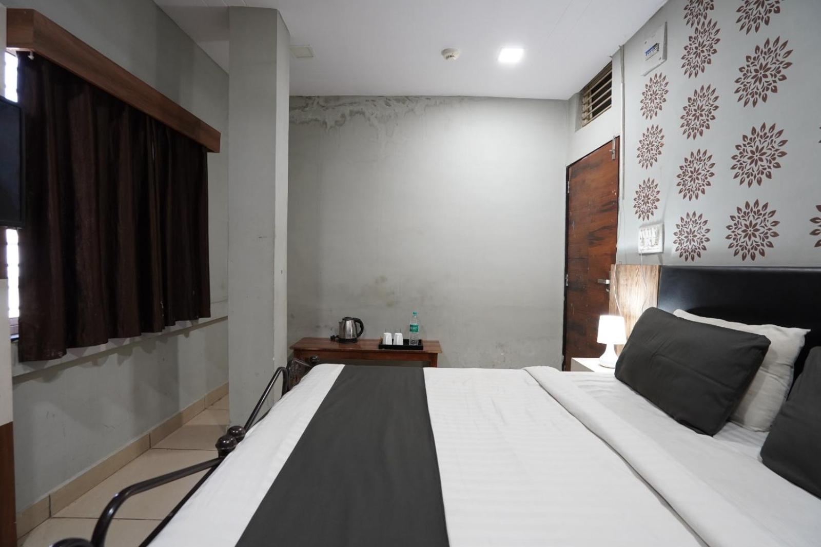 Hotel Sai Inn, Ahmedabad Airport Exteriér fotografie