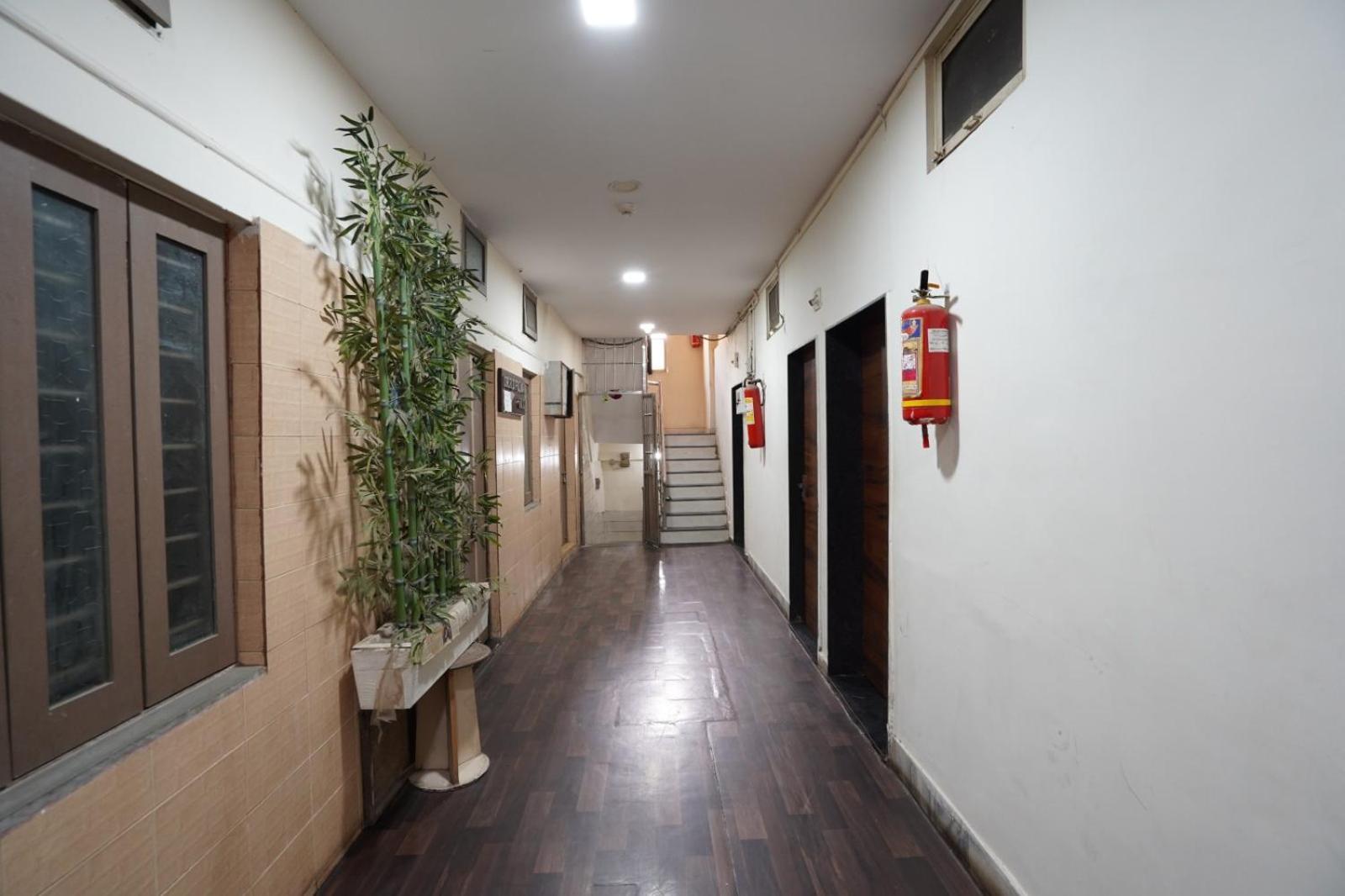 Hotel Sai Inn, Ahmedabad Airport Exteriér fotografie