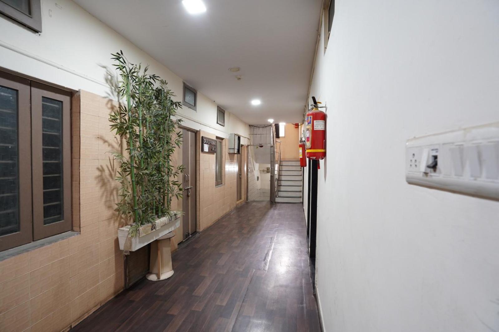 Hotel Sai Inn, Ahmedabad Airport Exteriér fotografie