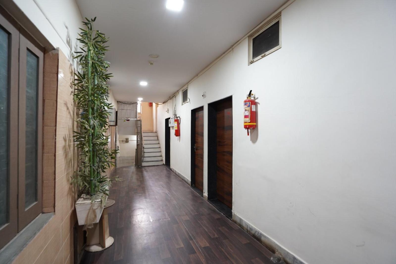Hotel Sai Inn, Ahmedabad Airport Exteriér fotografie